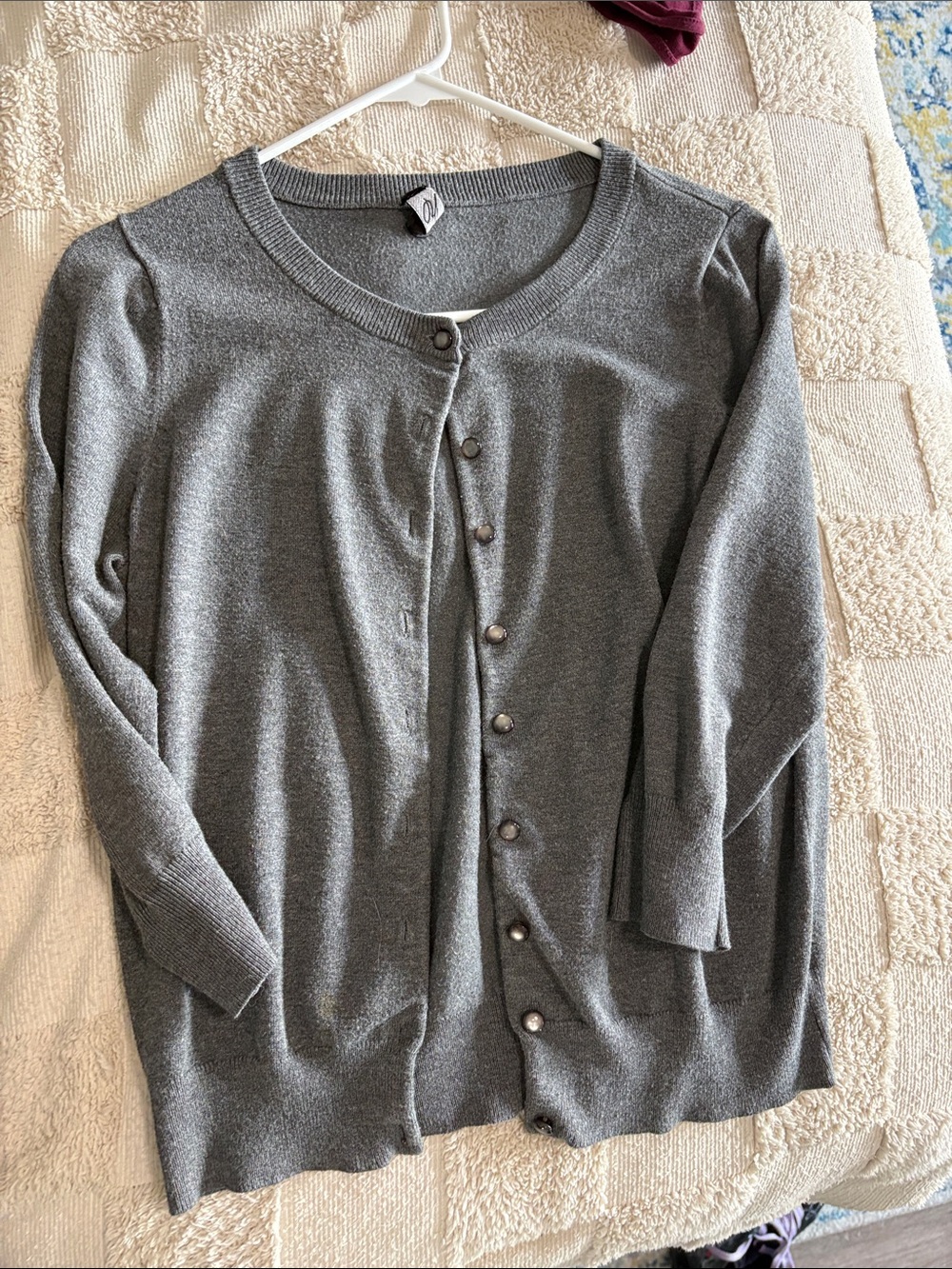Grey cropped sleeve sweater